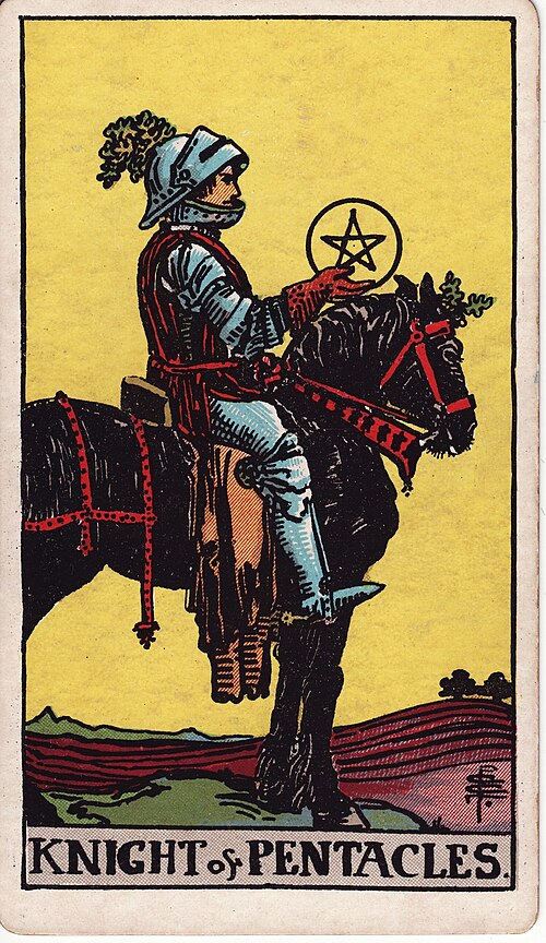 Ritter der Münzen: Ruhendes schweres Pferd, Gehaltenes Pentakel, Bearbeitetes Feld, Rüstung und feste Haltung. Originalillustration von Pamela Colman Smith.
