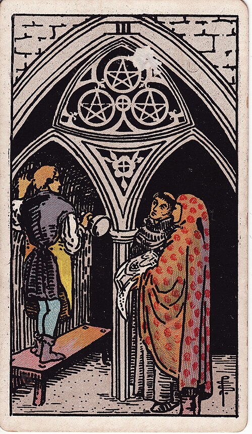 Drei der Münzen: Arbeitende Figur auf einer Erhöhung, Zwei weitere Beteiligte, Plan oder Zeichnung, Eingearbeitete Pentakel. Originalillustration von Pamela Colman Smith.