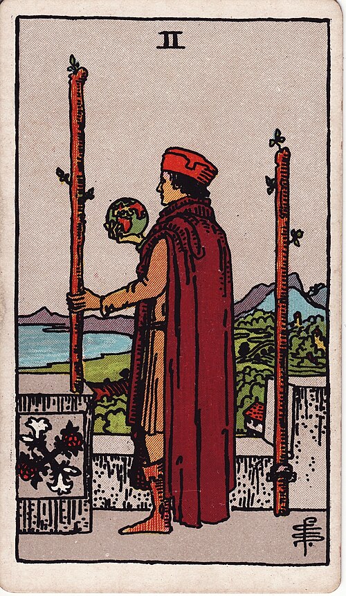 Zwei der Stäbe: Weltkugel, Befestigte Terrasse, Zwei Stäbe, Meer und Siedlung. Originalillustration von Pamela Colman Smith.